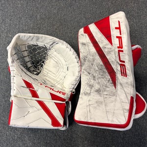 True Catalyst Nitro Pro Regular Pro Stock Glove and Blocker set (Used)