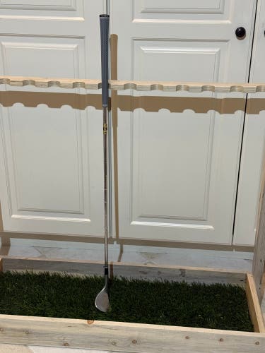 Men's Cleveland CG10 Right Handed Wedge Wedge Flex 52 Degree Steel Shaft (Used)