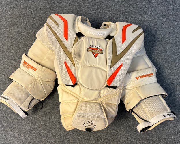 Large/Extra Large Vaughn Vision 9500 Goalie Chest Protector Pro Stock (Used)