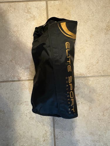 Medium/Large Goalie Gloves (Used)