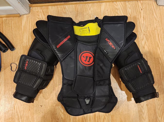 Large 2023 Warrior RX3E+ Goalie Chest Protector Pro Stock (Used)
