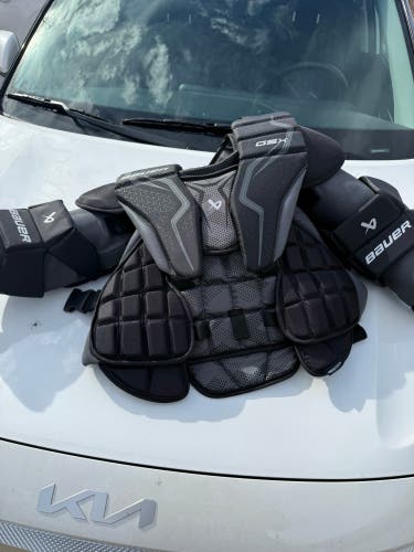 Small / Medium Bauer GSX Goalie Chest Protector (Used)