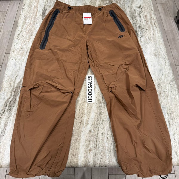 Nike Tech Woven Pants HM7158-235 Oversized Stacked Mosswood Brown Men’s Large
New With Tags