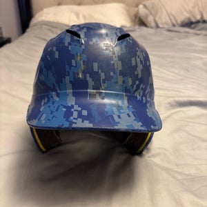 Small / Medium Under Armour UABH2-100 Batting Helmet (Used)