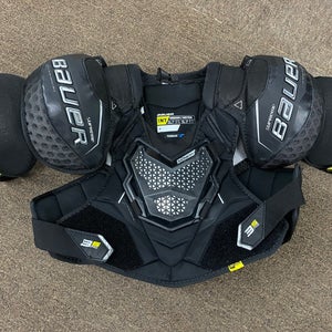 Medium Intermediate Bauer Supreme 3S Pro Shoulder Pads (Used)