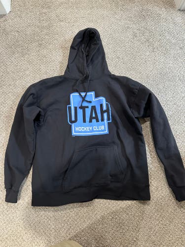 Black Men's Large Sweatshirt (Used)