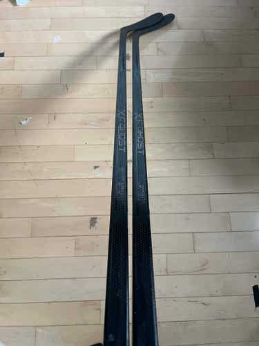 (New) 2 PACK Senior CCM XF Ghost Right Handed Hockey Sticks P28 75 Flex