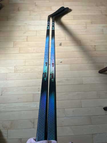 NEW 2 PACK Senior CCM JetSpeed FT8 Pro Right Handed Hockey Sticks P29 70 Flex (New)
