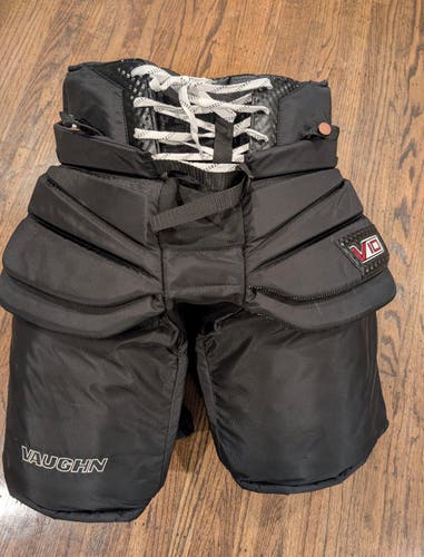 Large Vaughn V10 Pro Carbon Hockey Goalie Pants (Used Once)