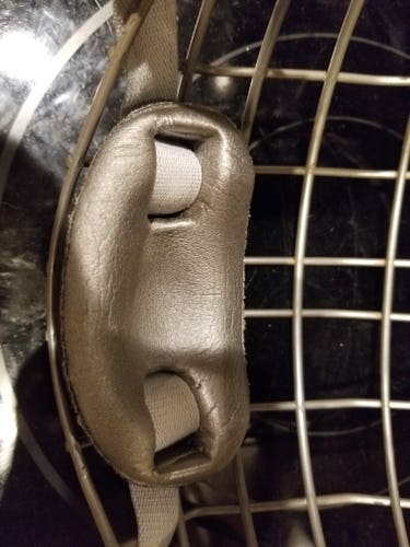 Medium Bauer FM4000 hockey cage true vision (Used)