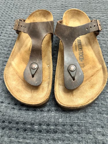 Birkenstock brown Gizeh Sandals size 38. Women’s size 7