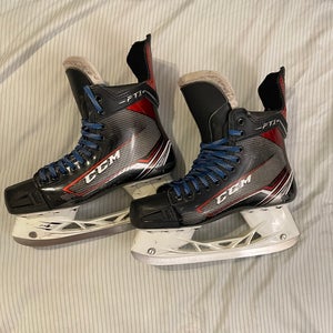 Black/Gray 2017 CCM JetSpeed FT1 Hockey Skates Regular Width Pro Stock 8.5 (Used)