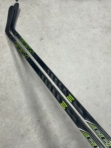 2 Pack 90 Flex P29 Senior CCM Ribcore Reckoner Right Hand Hockey Stick Pro Stock NHL (New)