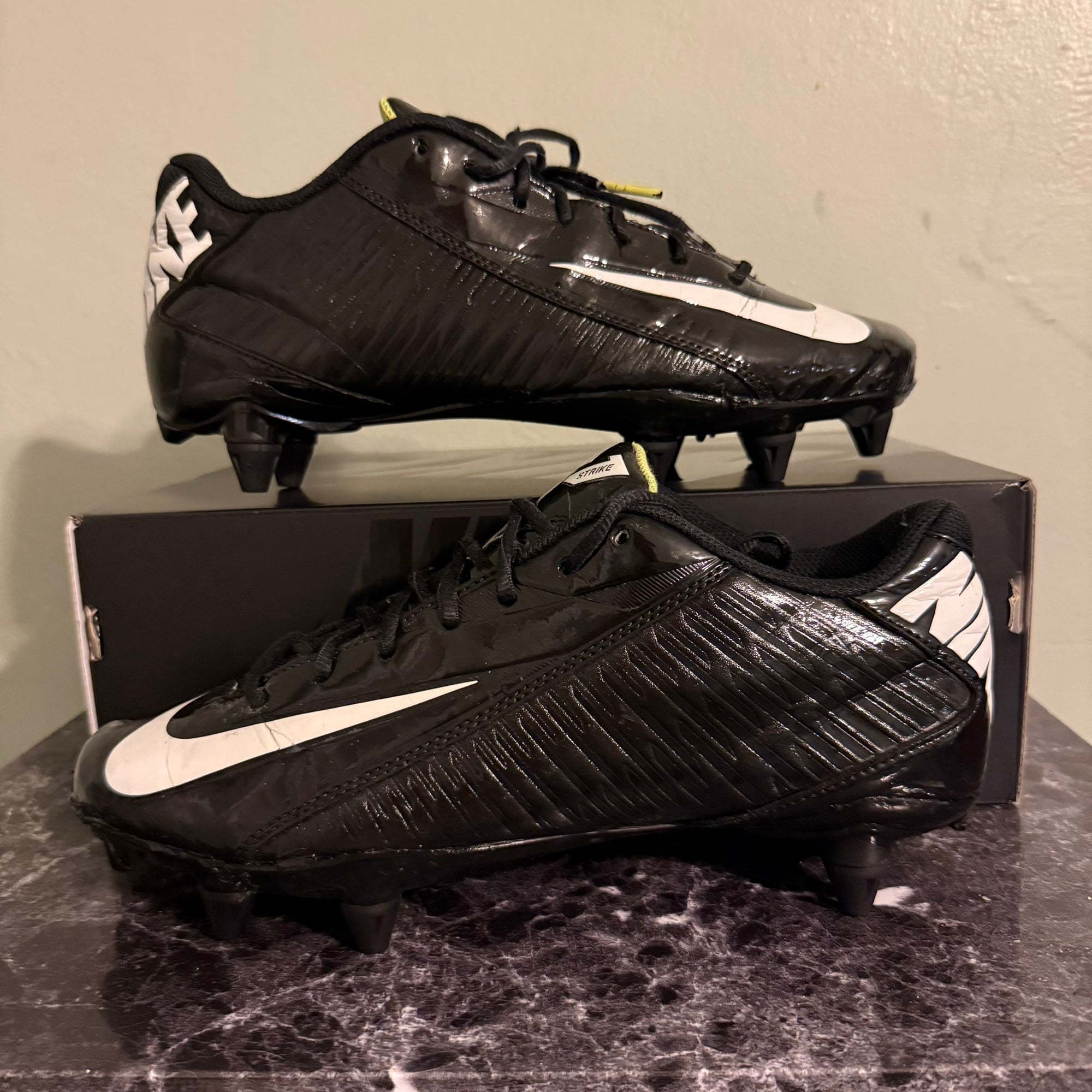 10 Nike Vapor Carbon Strike 4 Low D 2014 Black Restored  display picture 3
