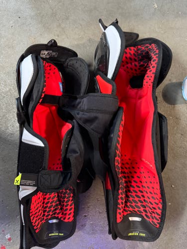 Senior Bauer Vapor 17" Shin Pads (Used)