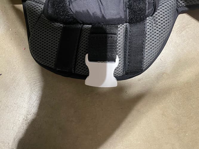 Medium CCM EFlex 5.5 Goalie Chest Protector (Used)