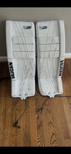 28" Vaughn Velocity V9 Goalie Leg Pads (Used)