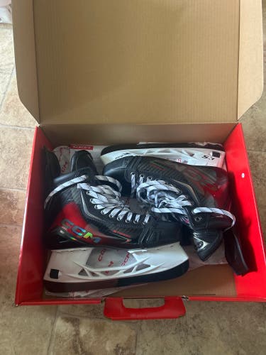 2025 CCM JetSpeed FT8 Pro Hockey Skates Regular Width 10 (New)
