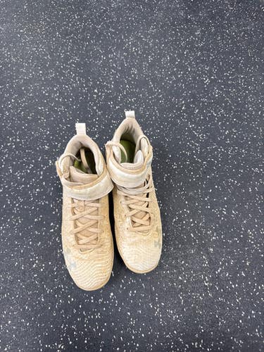 Used Under Armour BH 6 BASEBALL CLEATS BB/SB Cleats White Junior 05.5 11849-S000036423