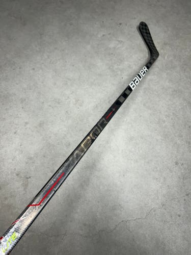 82 Flex P92 Senior Bauer Vapor Hyperlite Left Hand Hockey Stick Pro Stock NHL (Used)
