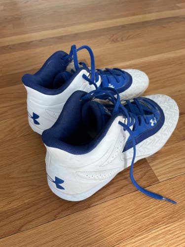 White/royal blue Men's Size M 8.5 (W 9.5) Adult Under Armour Molded Cleats Cleats (Used)