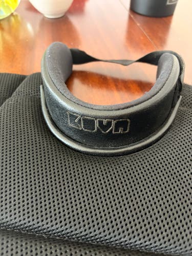 Large 2025 Bauer Shadow Goalie Chest Protector (Used)