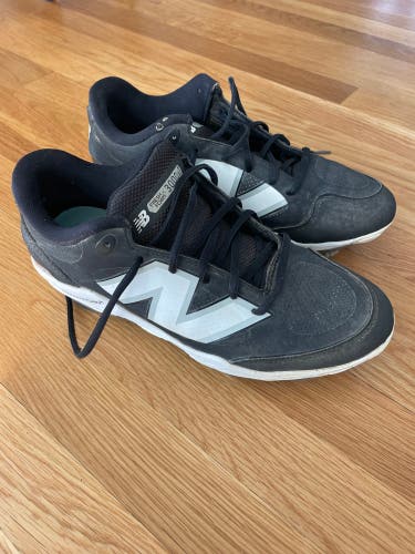 Black Men's Size M 8.5 (W 9.5) Adult New Balance 3000v7 Low Top Metal (Used)