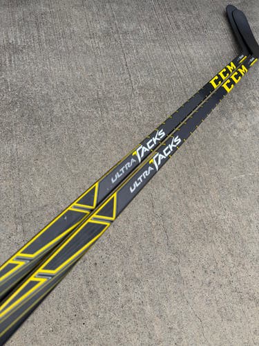 2 pack CCM Ultra Tacks Pro Stock Hockey Stick 90 Flex Left P90M Curve 8083