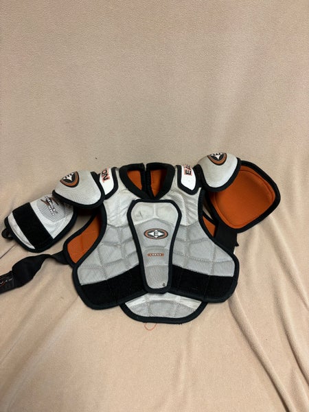 Men's Large Senior Easton Stealth Shoulder Pads (Used)