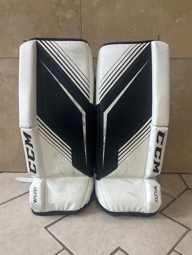 22" CCM YTFlex 2 Goalie Leg Pads (Used)