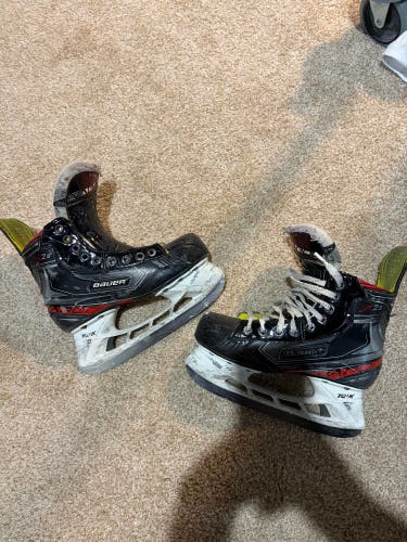 2019 Bauer Vapor X2.9 Hockey Skates Size 4.5 (Used)