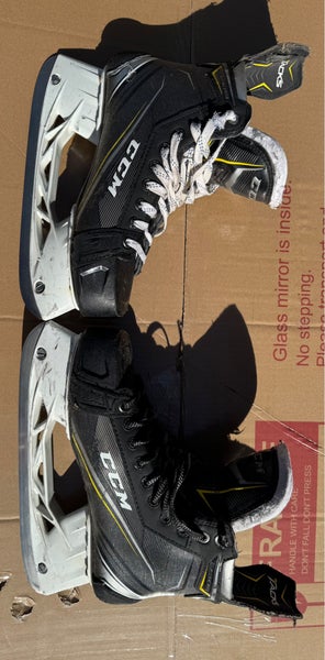 Black/Yellow CCM Tacks Classic Pro Hockey Skates Regular Width 9 (Used)