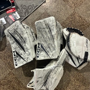 Pro stock Ccm axis xf gloves and blockers