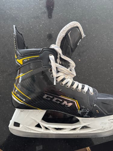 2020 CCM Super Tacks AS3 Pro Hockey Skates Regular Width 10.5 (Used)