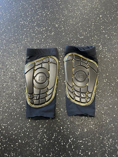 Used Soccer Shin Guards Junior Black LG 11849-S000032956