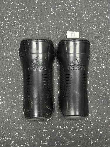 Used Adidas Soccer Shin Guards Youth Black Youth 11849-S000031110