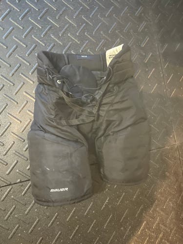 Men's Senior Medium Bauer Ice Hockey Pants - Pro Stock (North Dakota) - Black