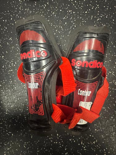 Used Soccer Shin Guards Junior Red LG 11849-S000020738