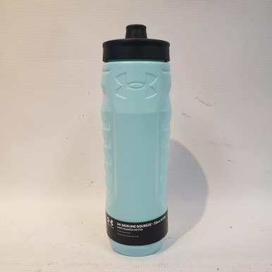 New UA 32oz Sideline Squeeze 11849-UNDUA70090BREEZE