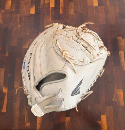 2022 Easton Elite RH Catcher's Softball Glove 33" (Used)