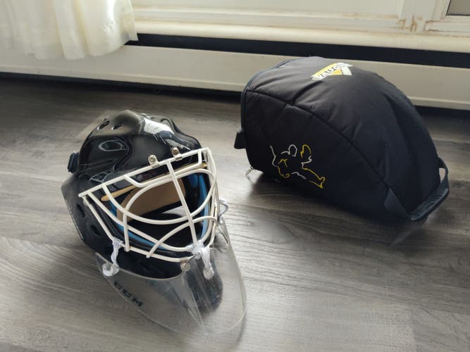 Senior Large 2013 Vaughn VM9500 Goalie Mask Pro Stock (Used)