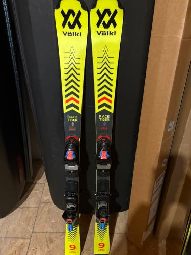 Volkl Racetiger SL 129 cm Racing Skis Without Bindings (Used)