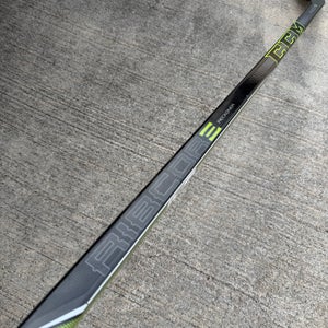 CCM Ribcore Reckoner Pro Stock Hockey Stick Grip 110 Flex P90T Left 8209