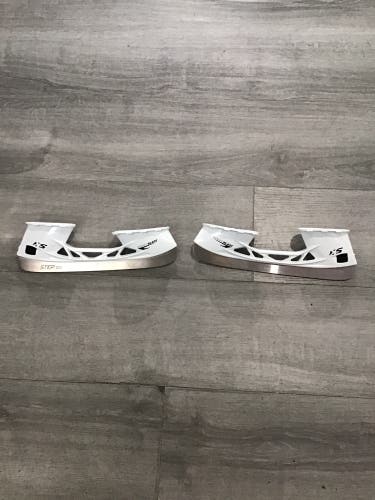 CCM Sb 4.0 263 mm (New) Pair with Steep steel