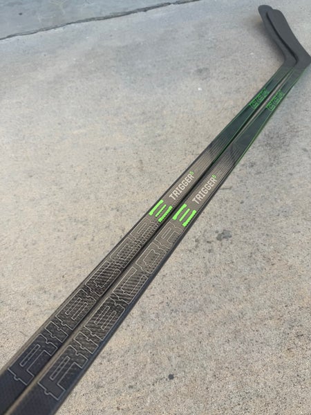 2 Pack CCM RibCor Trigger 5 PRO Pro Stock Hockey Stick Grip Left 70 Flex P42 9571