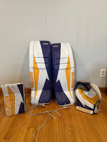 34" Vaughn V9 Regular Goalie Full Set (Used)