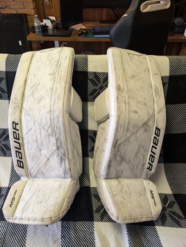 Medium Bauer Supreme M5 Pro Goalie Leg Pads (Used)