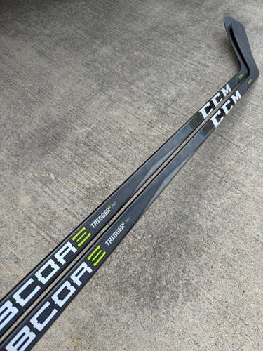 2 PACK CCM Trigger 2PMT Pro Stock Hockey Stick 90 Flex Left P90 6285