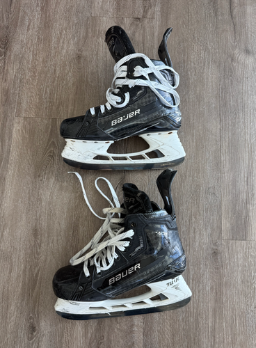 Black 2022 Bauer Supreme Mach Hockey Skates 7.5 (Used)
