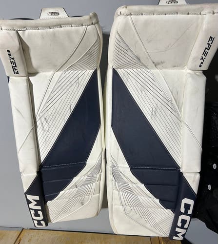 31" CCM EFlex 6.9 Goalie Leg Pads (Used)